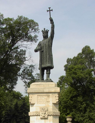 Statuia lui Stefan cel Mare din Chisinau (sculptor Alexandru Plamadeala, 1928)